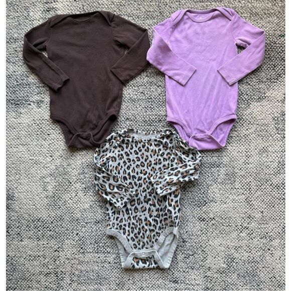 18-24 Months Baby Girl Organic Long Sleeve Bodysuits Bundle (Primary and Gap) - Picture 1 of 5
